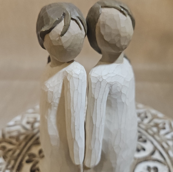 Willow Tree figurine TWO ALIKE 2004 Susan Lordi Twin Girls Sisters Best Friends - Picture 2 of 9